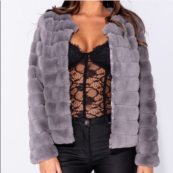 🌙Luna Edge To Edge Collarless Vegan Faux Fur Coat - Picture 3 of 11